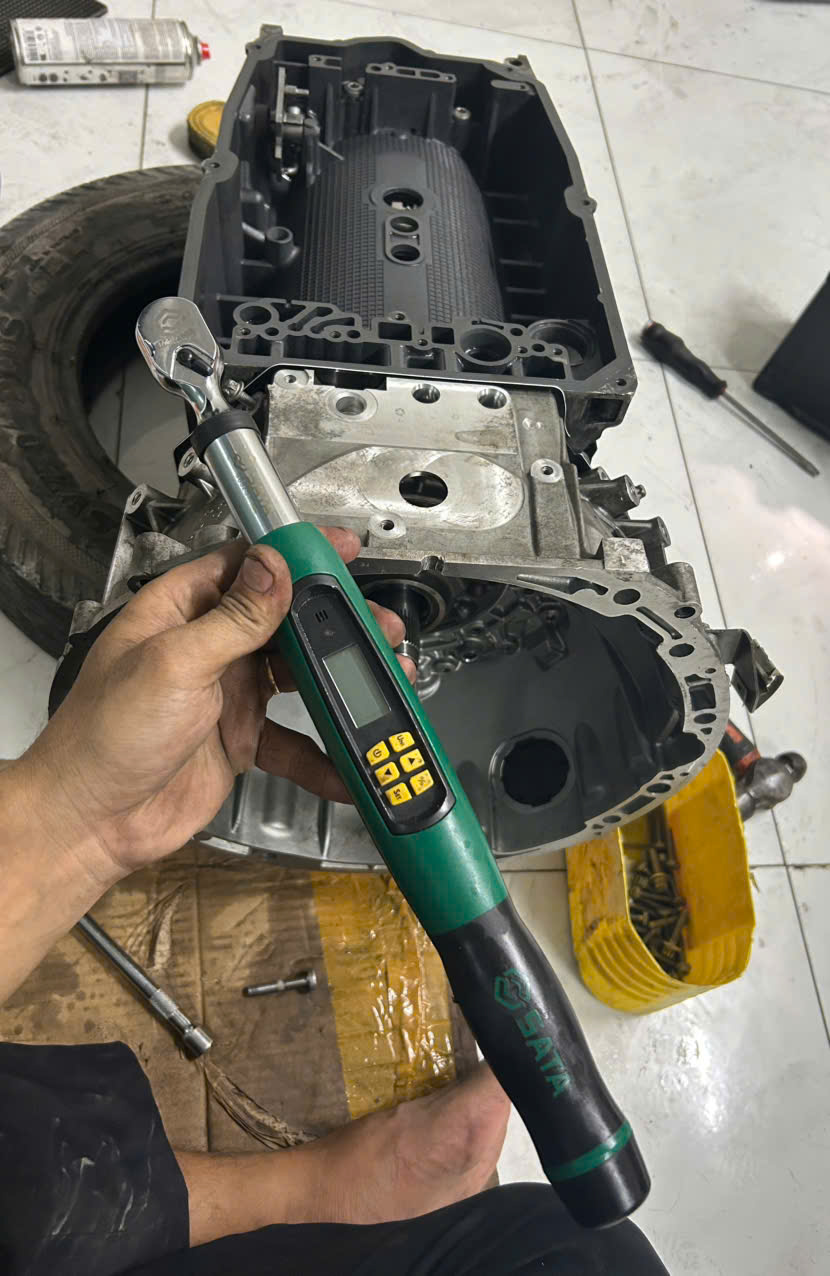 Đội ngũ kỹ thuật viên Khánh Sơn AUTO sửa chữa ô tô tận nơi