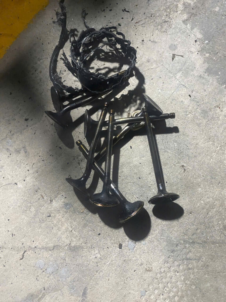 Nguyên nhân và hướng dẫn sửa chữa xe đứt dây coro đúng kỹ thuật