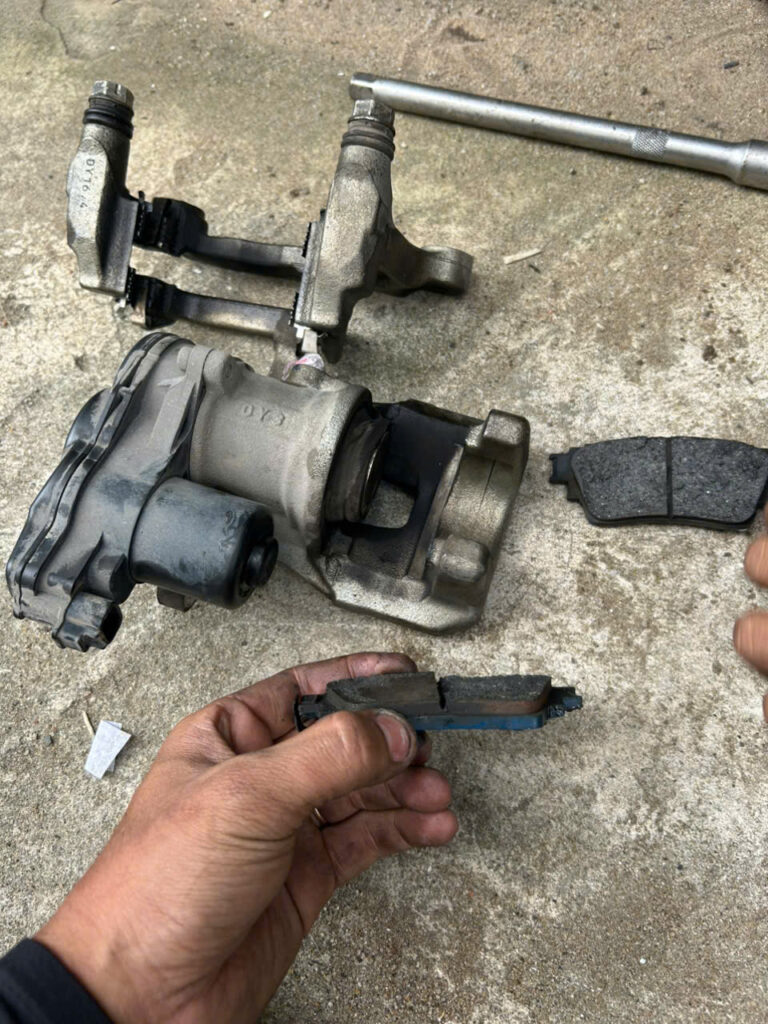 Nguyên nhân và lý do cần dịch vụ sửa chữa hệ thống phanh chuyên nghiệp